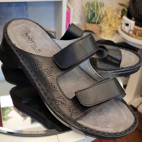Naot Women's Black Leather Sandals - Picture 1 of 8
